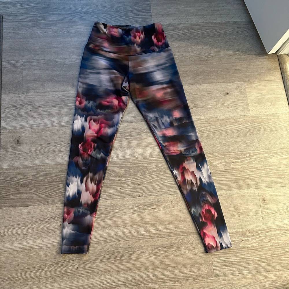 Onzie watercolor leggings S/M